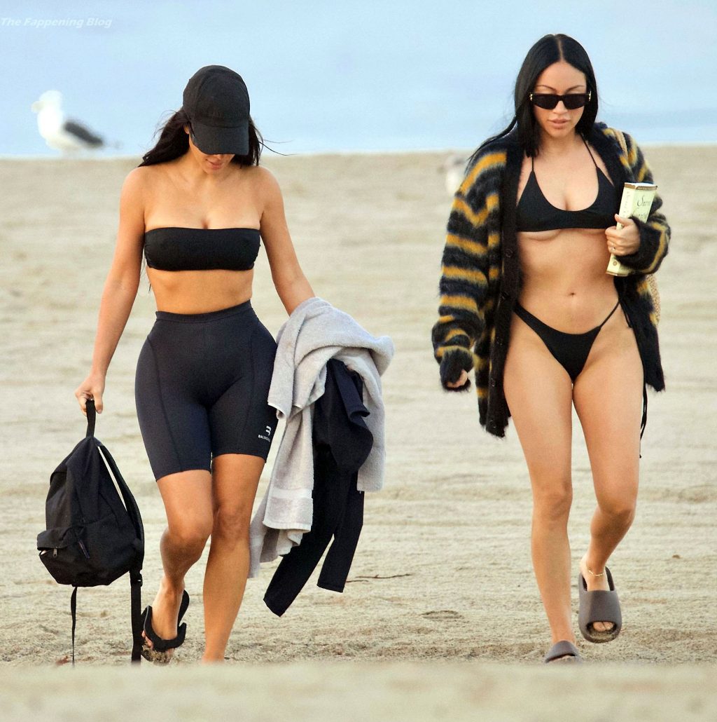 Kim Kardashian nude topless porn sexy bikini beach black ScandalPost 5 1024x1030 optimized