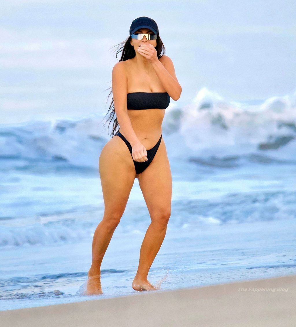 Kim Kardashian nude topless porn sexy bikini beach black ScandalPost 7 1024x1129 optimized