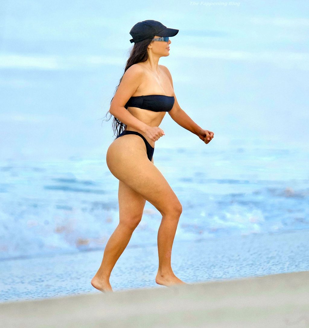 Kim Kardashian nude topless porn sexy bikini beach black ScandalPost 8 1024x1087 optimized