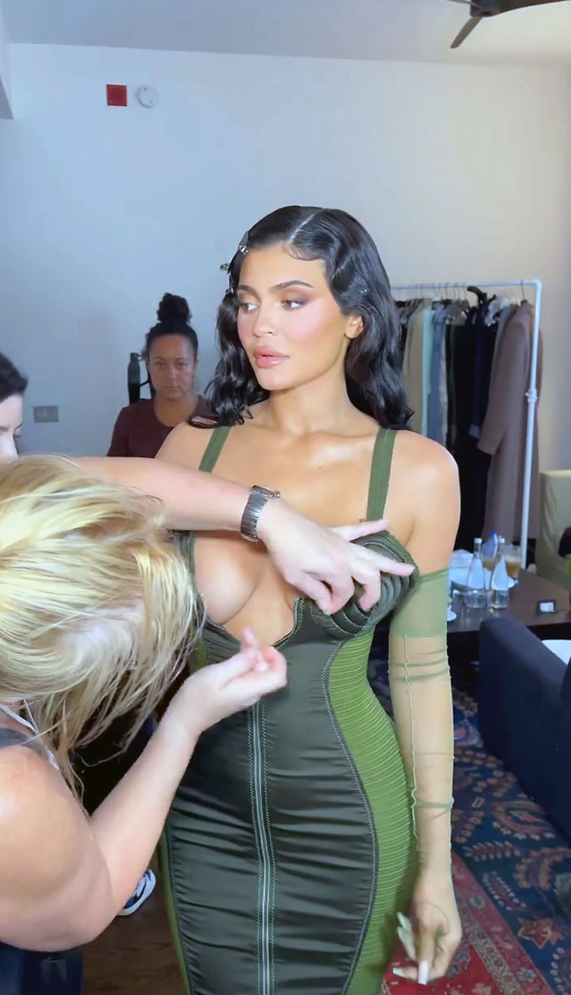 Kylie Jenner nude topless bikini cleavage sexy hot7 optimized