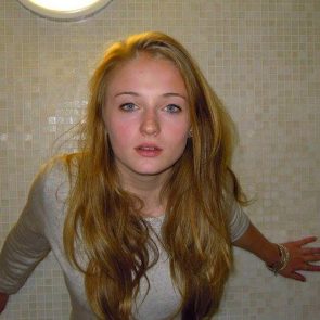 Private Revealing Photos Sophie Turner 7 295x295 optimized