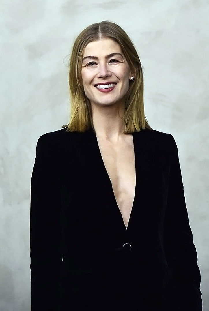 Rosamund Pike nude sexy 51 optimized