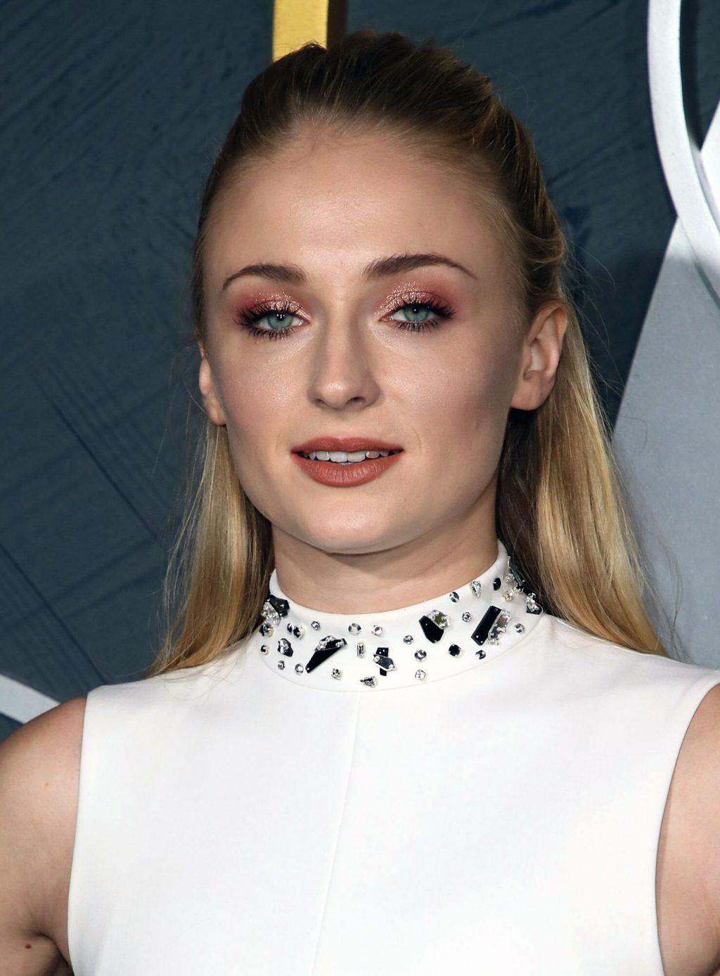 Sophie Turner nude topless cleavage nipples sexy hot31 1024x1389 optimized