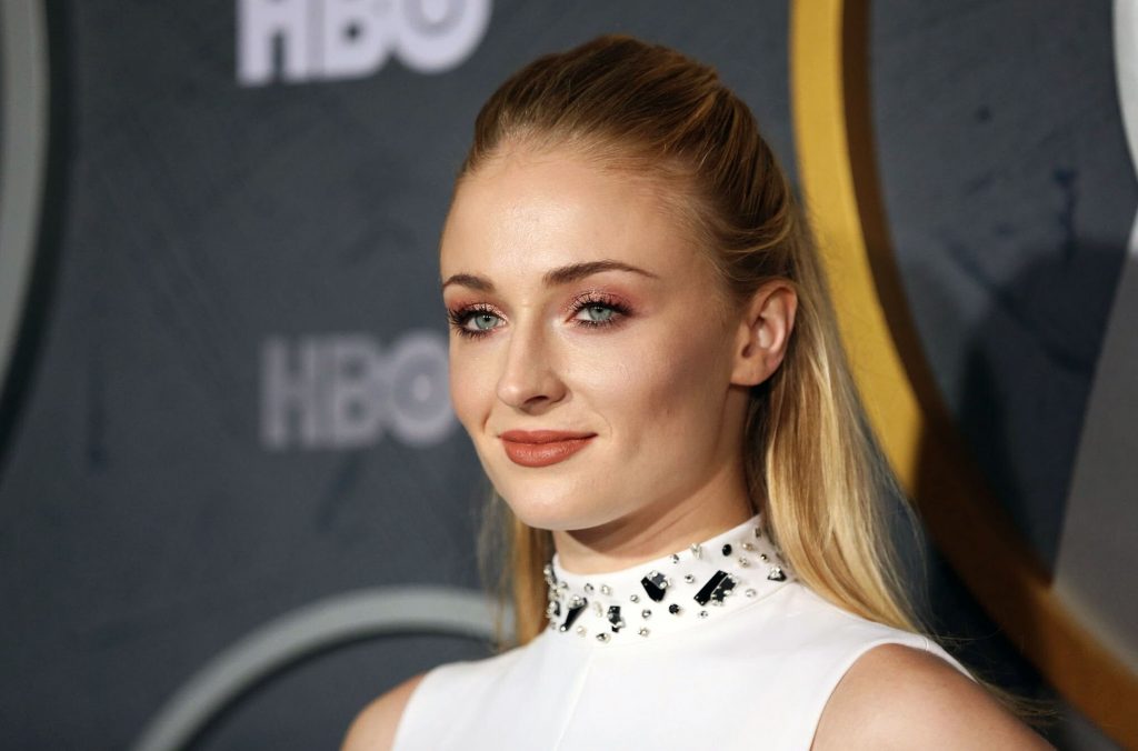 Sophie Turner nude topless cleavage nipples sexy hot39 1024x676 optimized