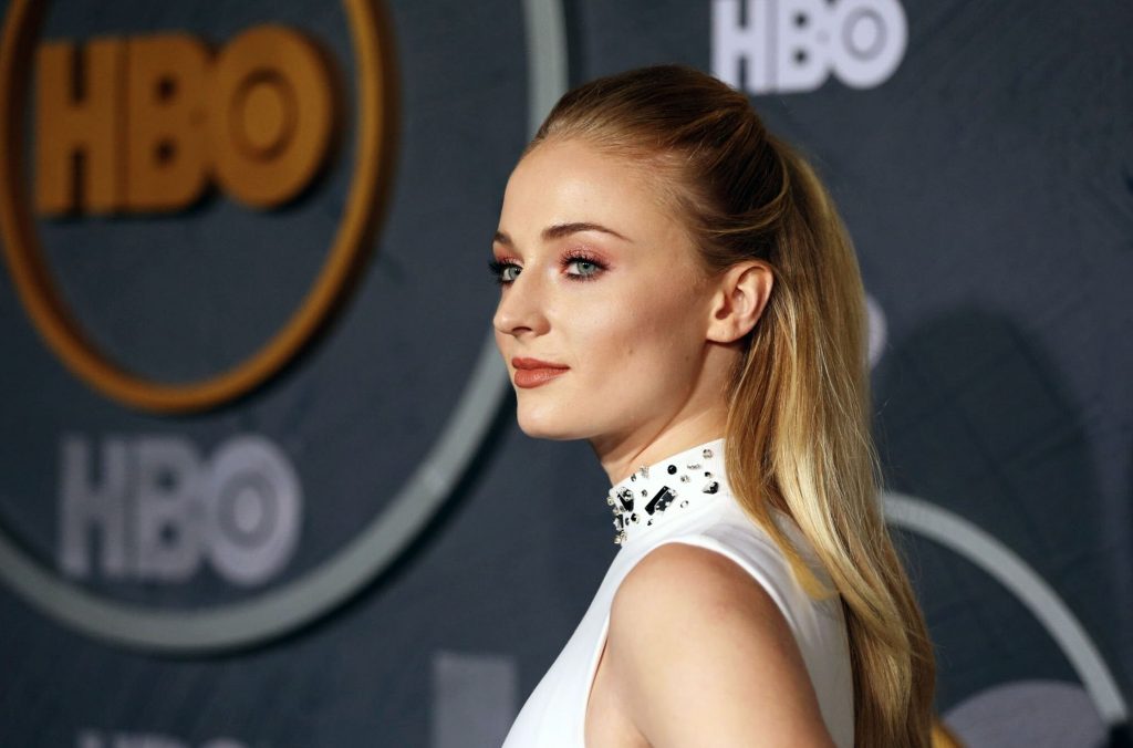 Sophie Turner nude topless cleavage nipples sexy hot8 1 1024x676 optimized
