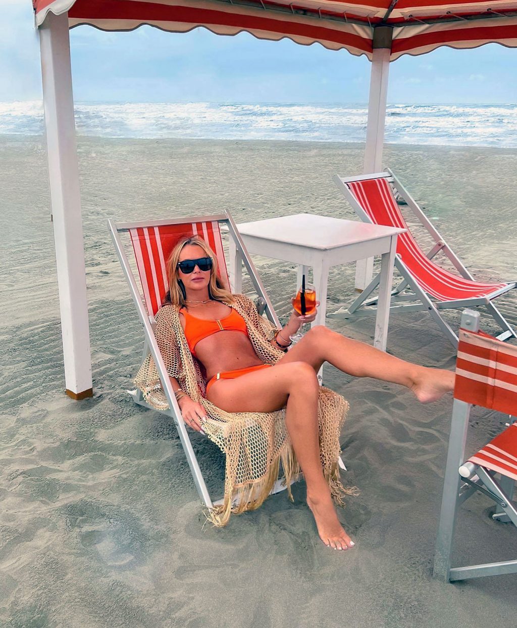 Amanda Holden naked feet bikini sexy ScandalPost 16 1024x1242 optimized