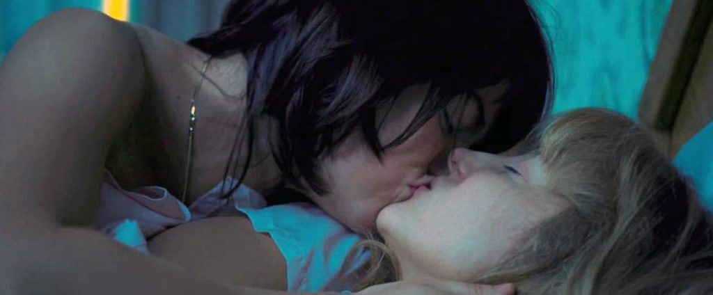 Emma Stone nude scene 2 ScandalPost 3 1024x424 optimized
