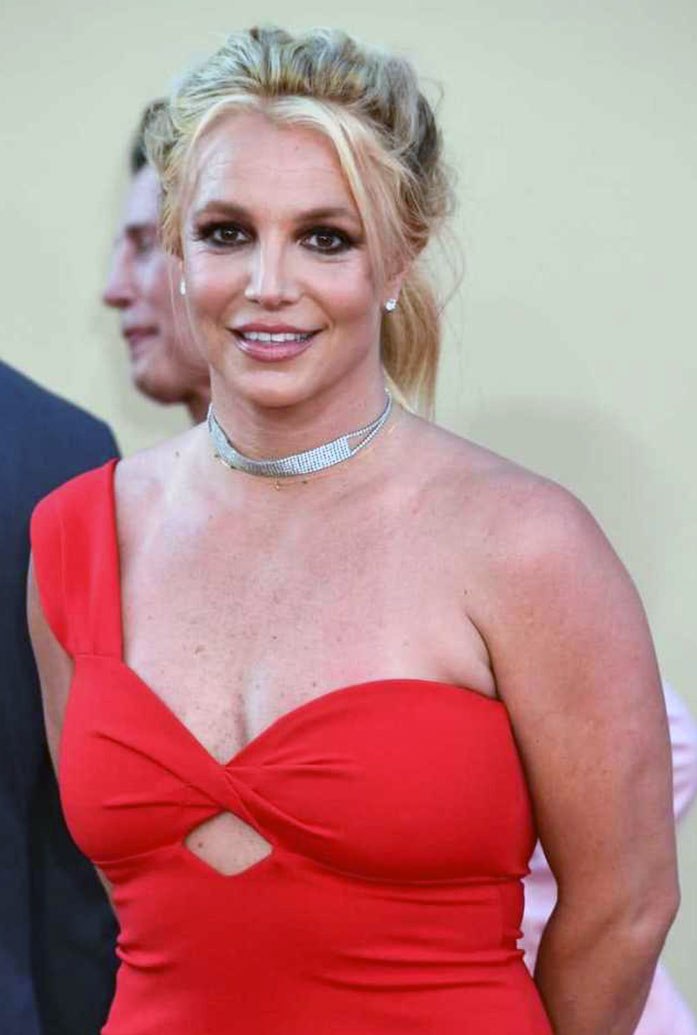 Britney Spears nude topless feet hot sexy cleavage2 1 optimized